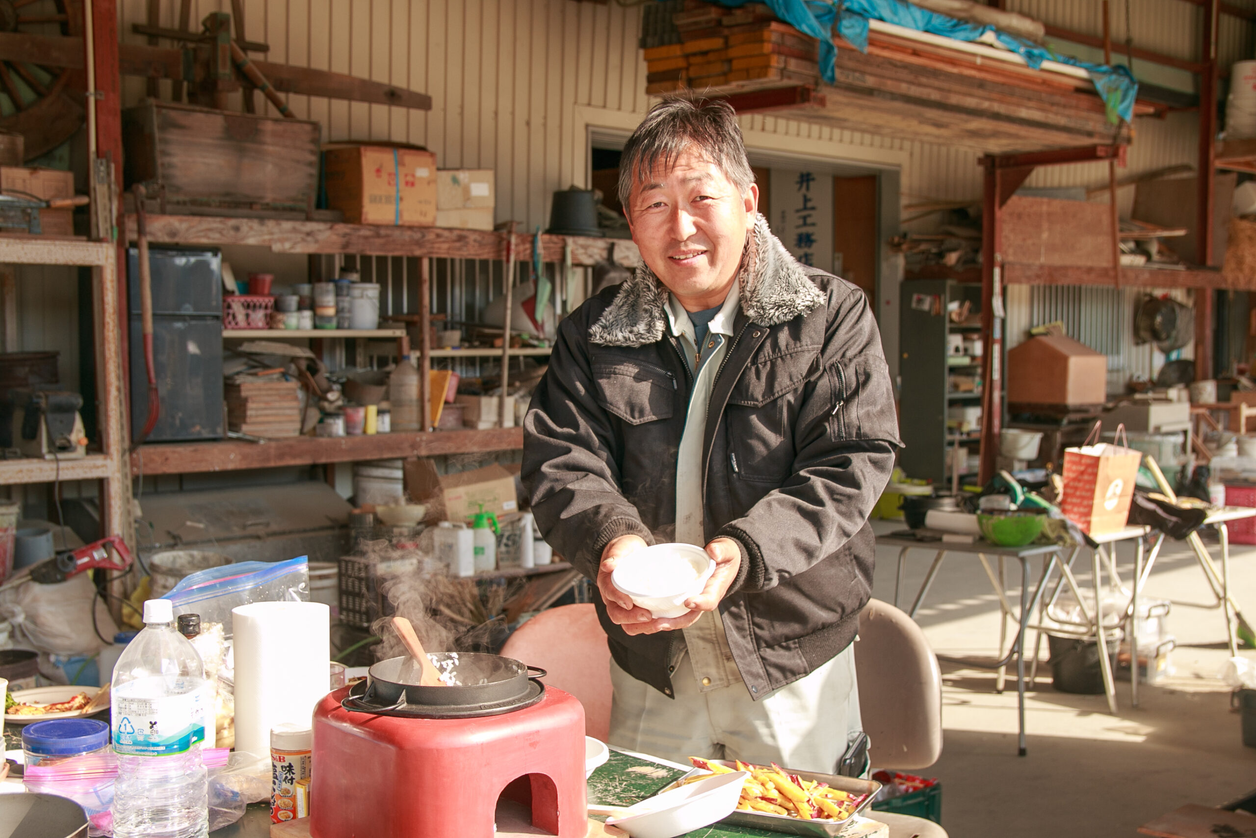 かまどや、ピザ窯を作るワークショップで、唯一無二の表現が出来る左官の楽しさを広めています。